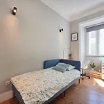 Apartment Design For Big Groups 4bed/3bath