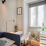 Design For Big Groups 4bed/3bath Apartment