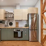 Design For Big Groups 4bed/3bath Apartment *